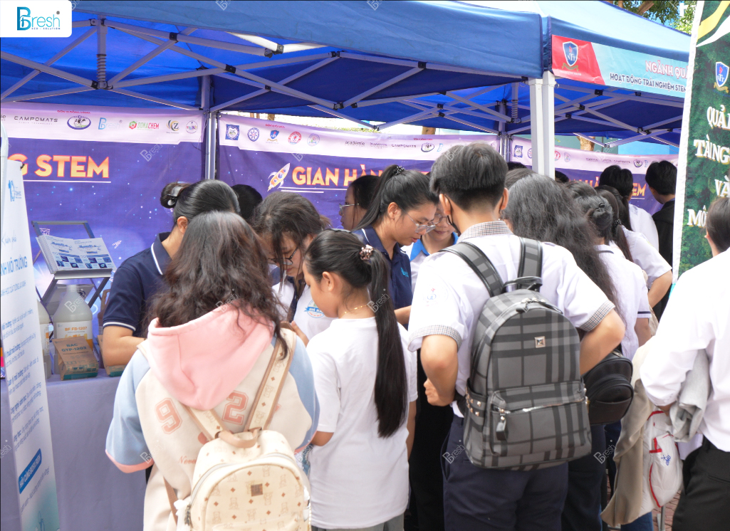 BioFix_Fresh's tweet image. THE YOUNG GENERATION CHOOSES A SUSTAINABLE FUTURE: STEM FESTIVAL AT TAN BANG JUNIOR &amp;amp; SENIOR HIGH SCHOOL 🌱

BioFix Fresh spread sustainable values at the STEM Festival at Tan Bang Junior &amp;amp; Senior High School (Ca Mau Province).

#BioFixFresh #BiologicalEra #MicrobialSolutions