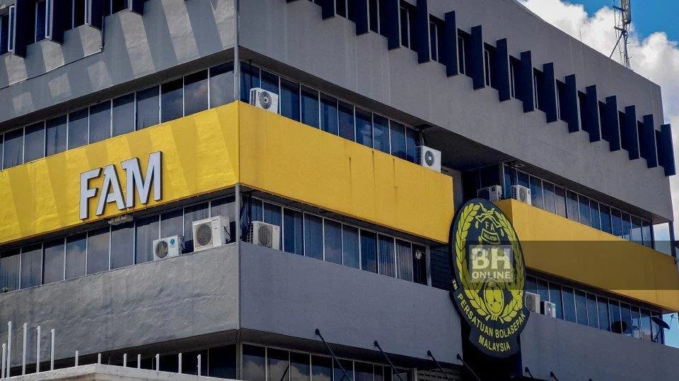 bharianmy's tweet photo. FIFA akan siasat operasi dalaman FAM

#BHsukan Perkara itu dinyatakan Jawatankuasa Rayuan FIFA dalam laporan bertulis setebal 64 muka surat yang didedahkan, hari ini dengan mereka mengarahkan sekretariat badan induk bola sepak dunia itu untuk memulakan proses siasatan terbabit

https://t.co/yassFvTkD2