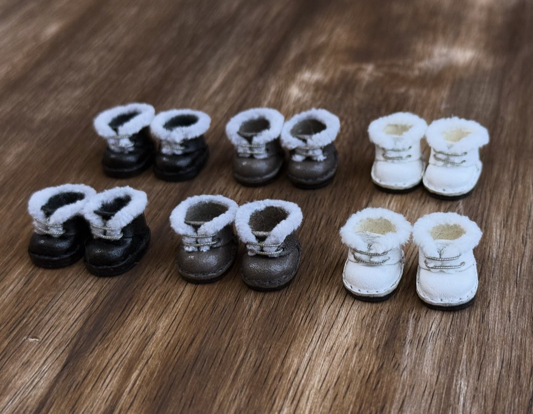 _spica_y's tweet image. risubaco様のkumukuku個展に委託させていただきます。
kumukuku xassサイズのボア付きブーツです。
よろしくお願いいたします。

#thevoyageofatwinklingnight
#thevoyageofatwinklingnight_kumukuku
#kumukuku
#kumukuku個展
#risubaco