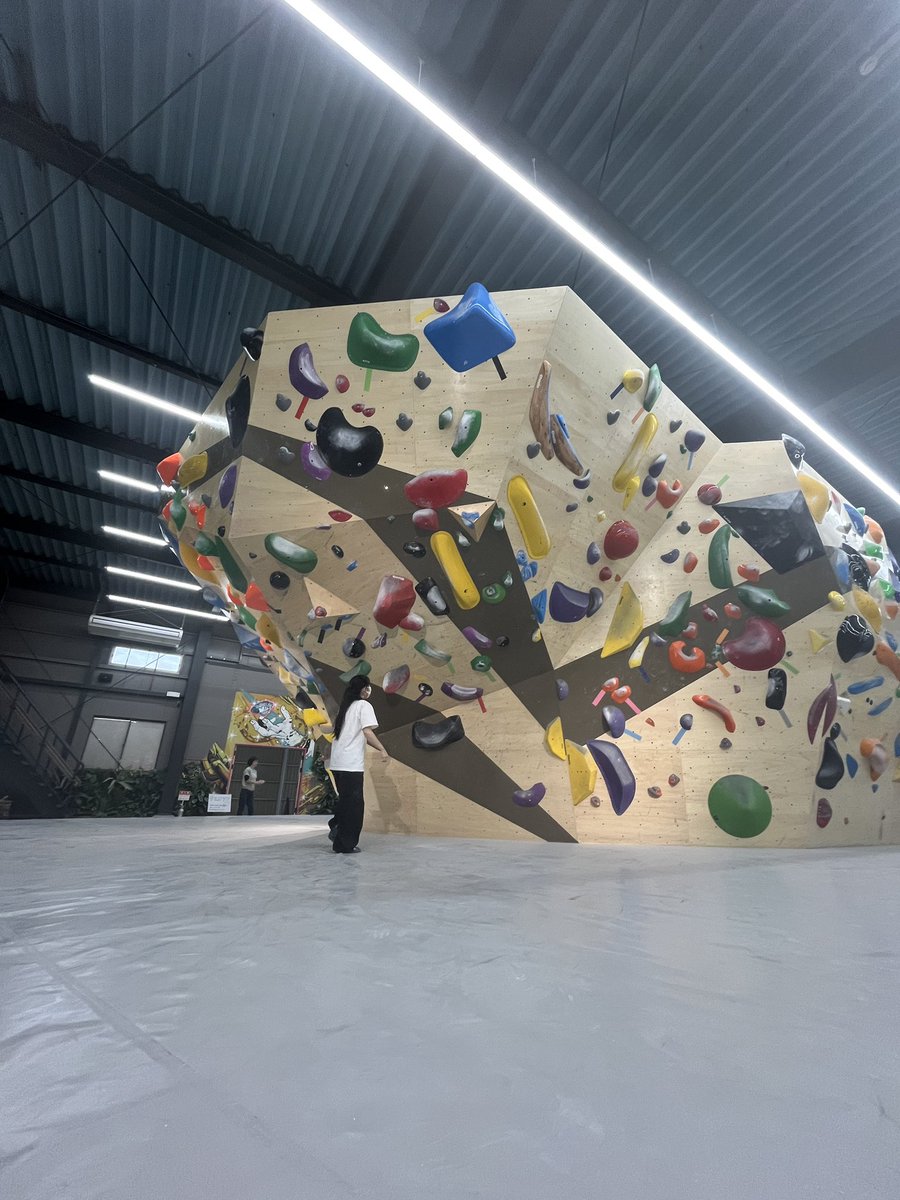 先日、有志で野中生萌選手がオーナーを務めているクライミングジムNext Genに行ってきました🧗‍♀️✨️
ワールドクラスの課題に刺激をたくさん受けました💥💥💥

#農大ボルダリングサークル #TUACs
