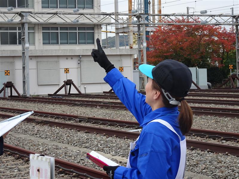 jrw_c_maintec's tweet photo. 先日JR西日本の車両基地で「新幹線構内運転実技競技会」を開催しました。
車両基地で新幹線の入換運転業務を行っている構内運転士４名が出場し、日々研鑽を重ねた知識・技能を発揮してくれました。
これからも新幹線の安全・安定輸送を支えるため、弛まぬ努力を継続してまいります。

#中メン
#新幹線 https://t.co/BKtK6yw4Jo