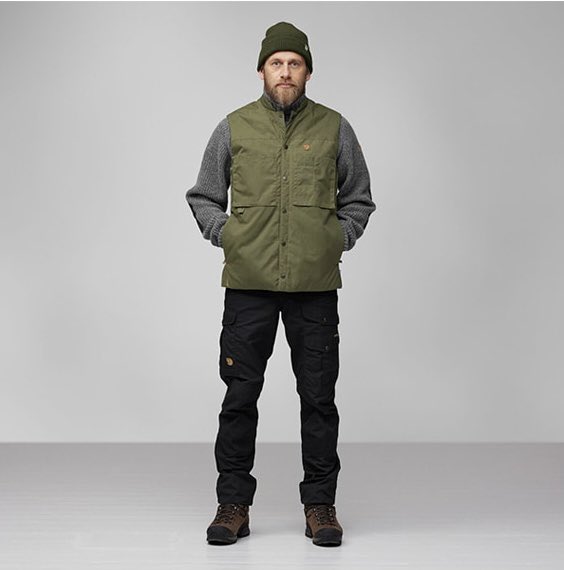 3NITY_JAPAN's tweet photo. 【Singi Padded Vest M 】
機能性に富んだパッドベスト。G-1000 Silent Eco素材にリサイクルポリエステルをパディングしており、また、ゆとりのあるフィットなので、ミッドレイヤーの上にも羽織れます。フロントはプレスボタン仕様で、大型チェストポケット、ジップ付パッド入りハンドポケットを完備。 https://t.co/H8hGRPx3kq