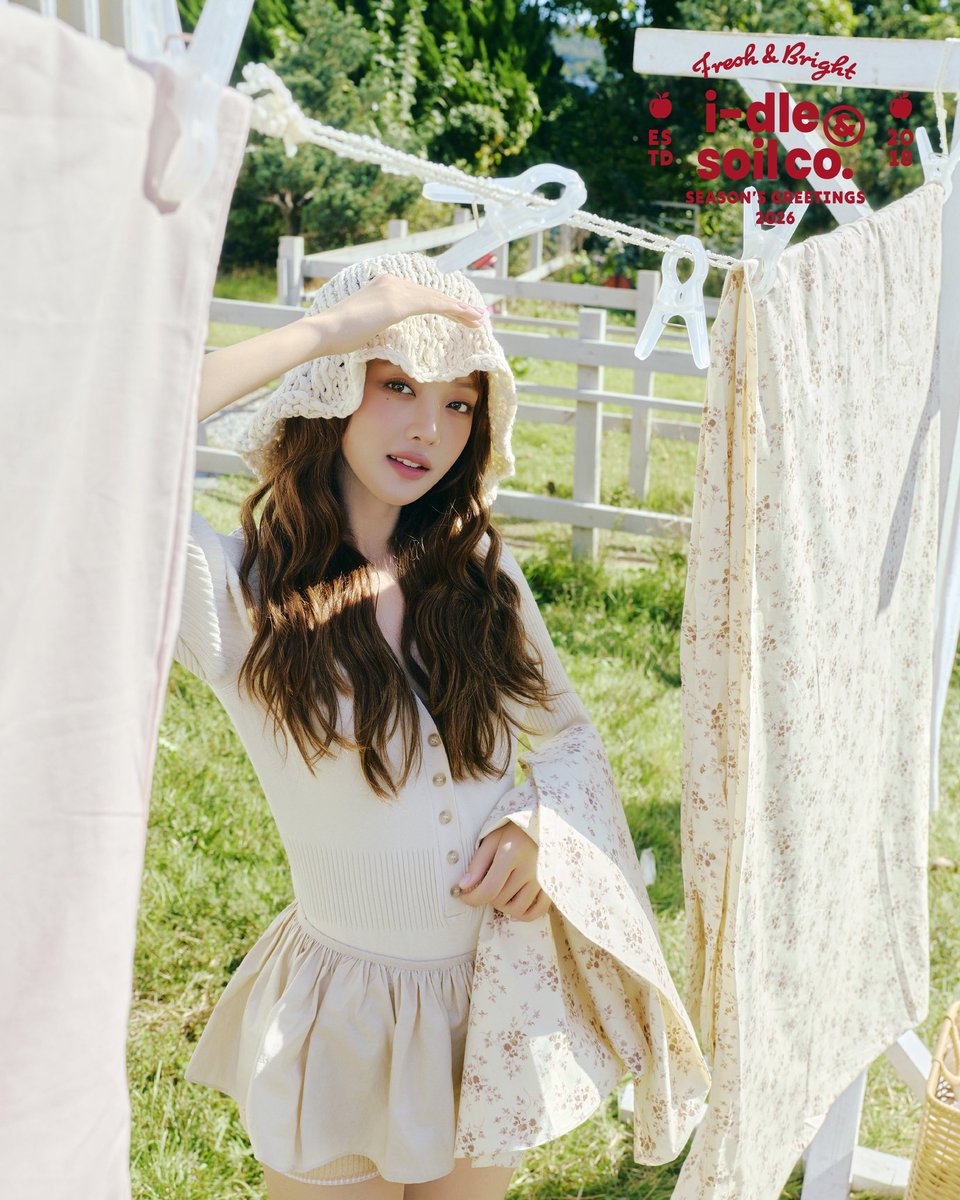 official_i_dle's tweet image. i-dle (아이들) 2026 SEASON&apos;S GREETINGS [i-dle &amp;amp; Soil Co.]

🍎 PREVIEW

🌱 RRE-ORDER
2025. 11. 20. 2PM (KST) ~ 2025. 11. 26. 2PM (KST)

#아이들 #idle
#민니 #MINNIE
#시즌그리팅 #SEASONSGREETINGS
#idleSoilCo