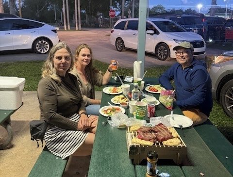 Enjoying a BBQ with some great friends 😁#casusgrill 

#grilling #bbq #ecofriendly #ecofriendlybbq #sustainable  #greenliving #outdoors #outdoorcooking #gogreen #picnic #bamboo #chooseabetterfuture  #ecolover #bbqfun  #summertime #beprepared #camping #florida