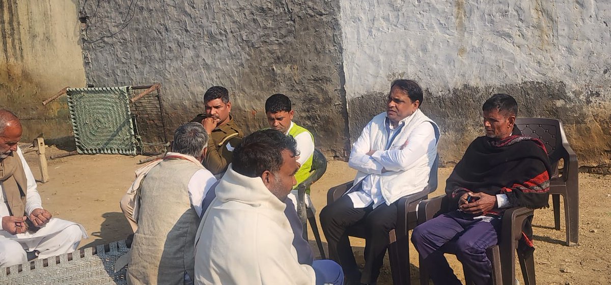 MlcSuresh's tweet image. सहारनपुर गंगोह के गाँव टिडौली में श्री सुशील कौरी जी के पिताश्री मास्टर धर्म सिंह जी के आकस्मिक निधन का समाचार अत्यंत दुखद है।
आज परिवार से मिलकर अपनी संवेदना व्यक्त की।
ईश्वर दिवंगत आत्मा को शांति प्रदान करें और परिवार को इस कठिन समय में धैर्य व शक्ति दें।
ॐ शांति
#sureshkashyap