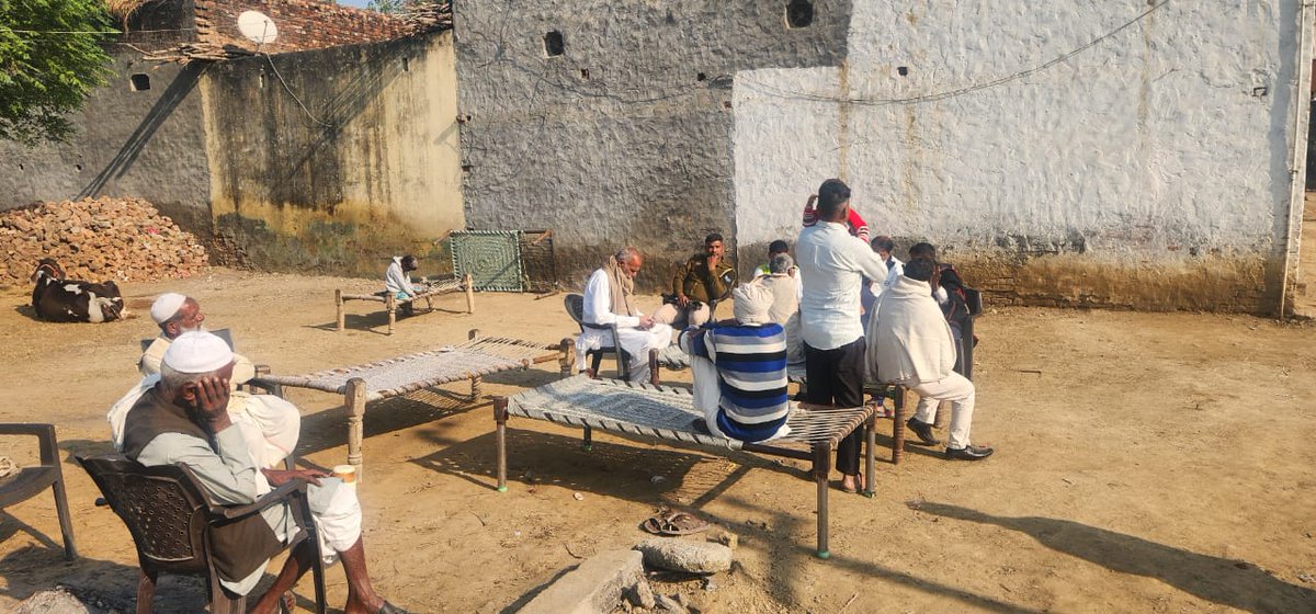 MlcSuresh's tweet image. सहारनपुर गंगोह के गाँव टिडौली में श्री सुशील कौरी जी के पिताश्री मास्टर धर्म सिंह जी के आकस्मिक निधन का समाचार अत्यंत दुखद है।
आज परिवार से मिलकर अपनी संवेदना व्यक्त की।
ईश्वर दिवंगत आत्मा को शांति प्रदान करें और परिवार को इस कठिन समय में धैर्य व शक्ति दें।
ॐ शांति
#sureshkashyap