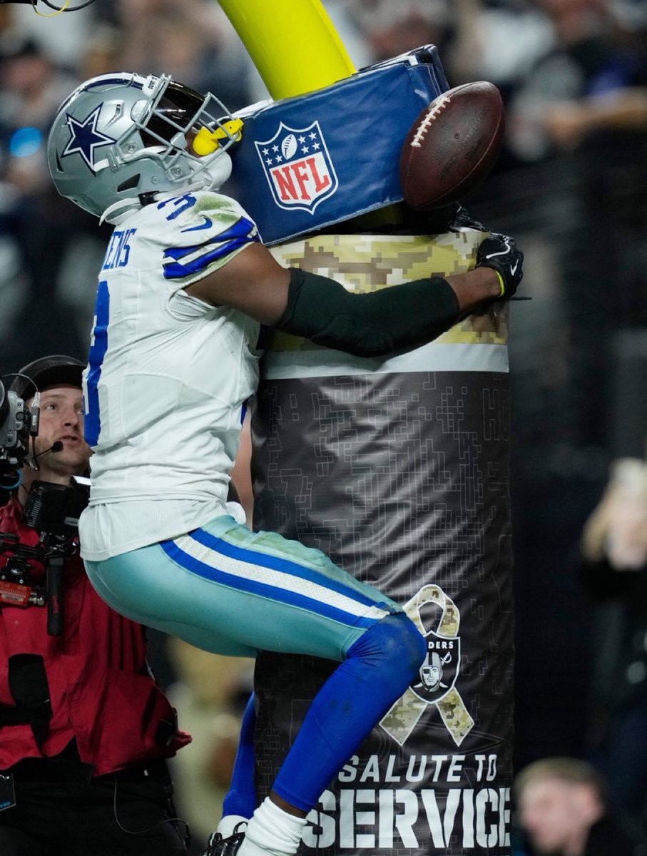 ButterAubrey's tweet photo. Jerry Jones, you have ONE job this off-season https://t.co/YSBvI0irhz
