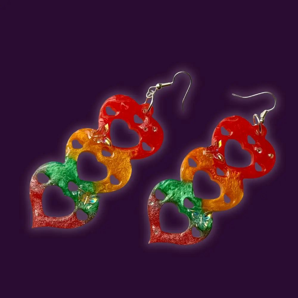 Poxy_Roses's tweet image. Every handmade story begins with a spark — a shimmer, a late-night idea, a dream.
Your story deserves a spotlight.
Read the launch → poxyrose.com/poxy-rose-make…

#handmadecommunity #MakerSpotlight #poxyrosedispatch