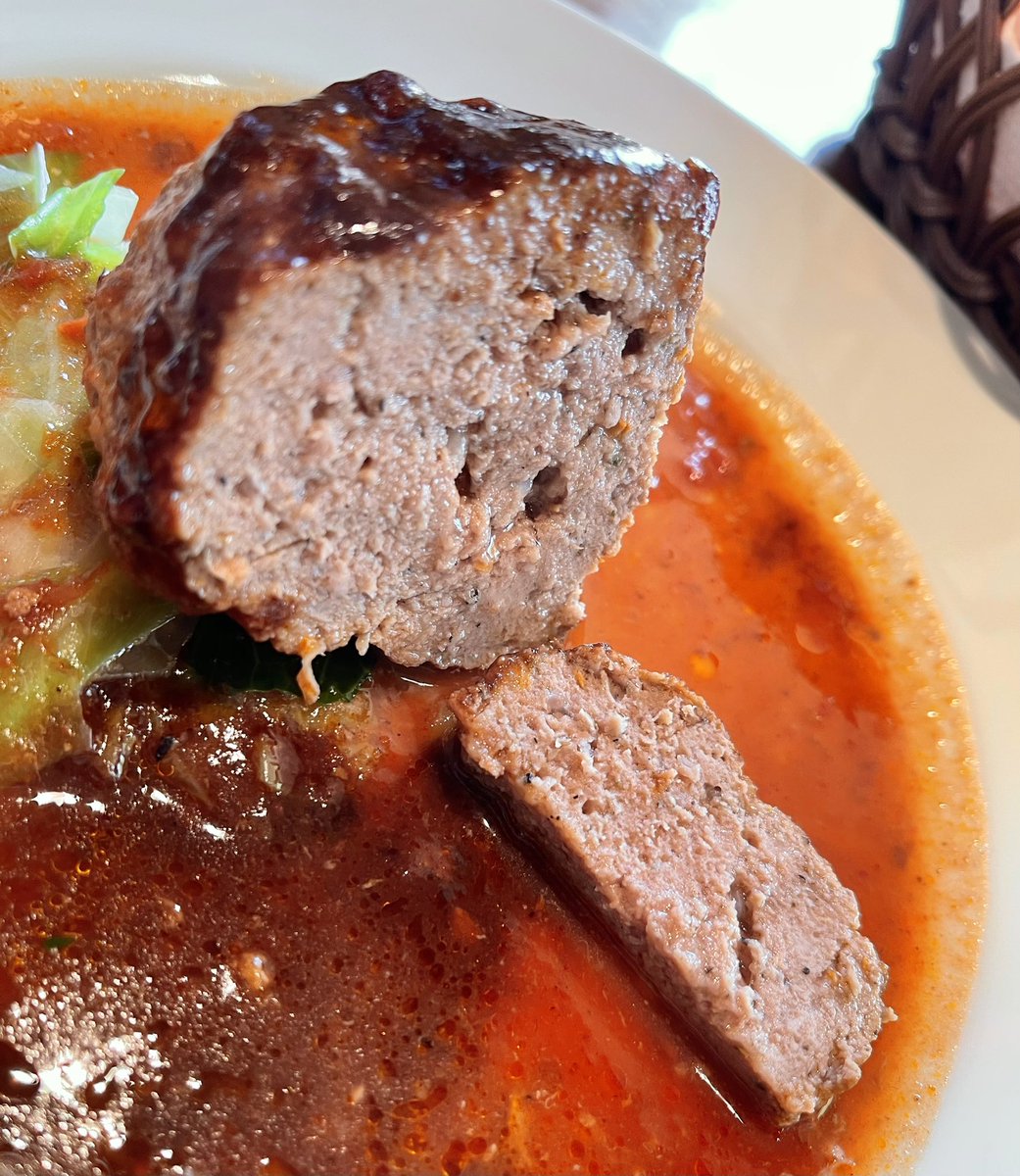 yukimasa_obi's tweet image. ランチに煮込みハンバーグ。
こんなにきめ細かいハンバーグは初めてだよ😳美味しかった♪