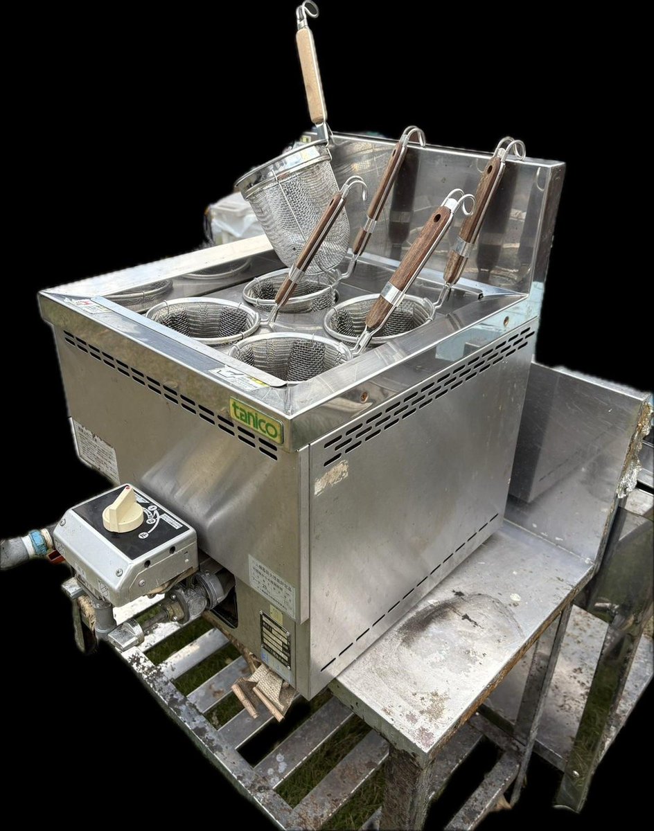 タニコー（tanico）製の 業務用ガスゆで麺機／4口タイプ 中古品 ざる