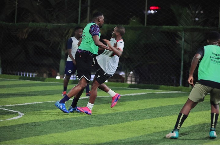 8__30FC's tweet photo. Prime Time!
8:30pm.

Ntemi clan leader always standing on business. https://t.co/nCEDGpYPH5