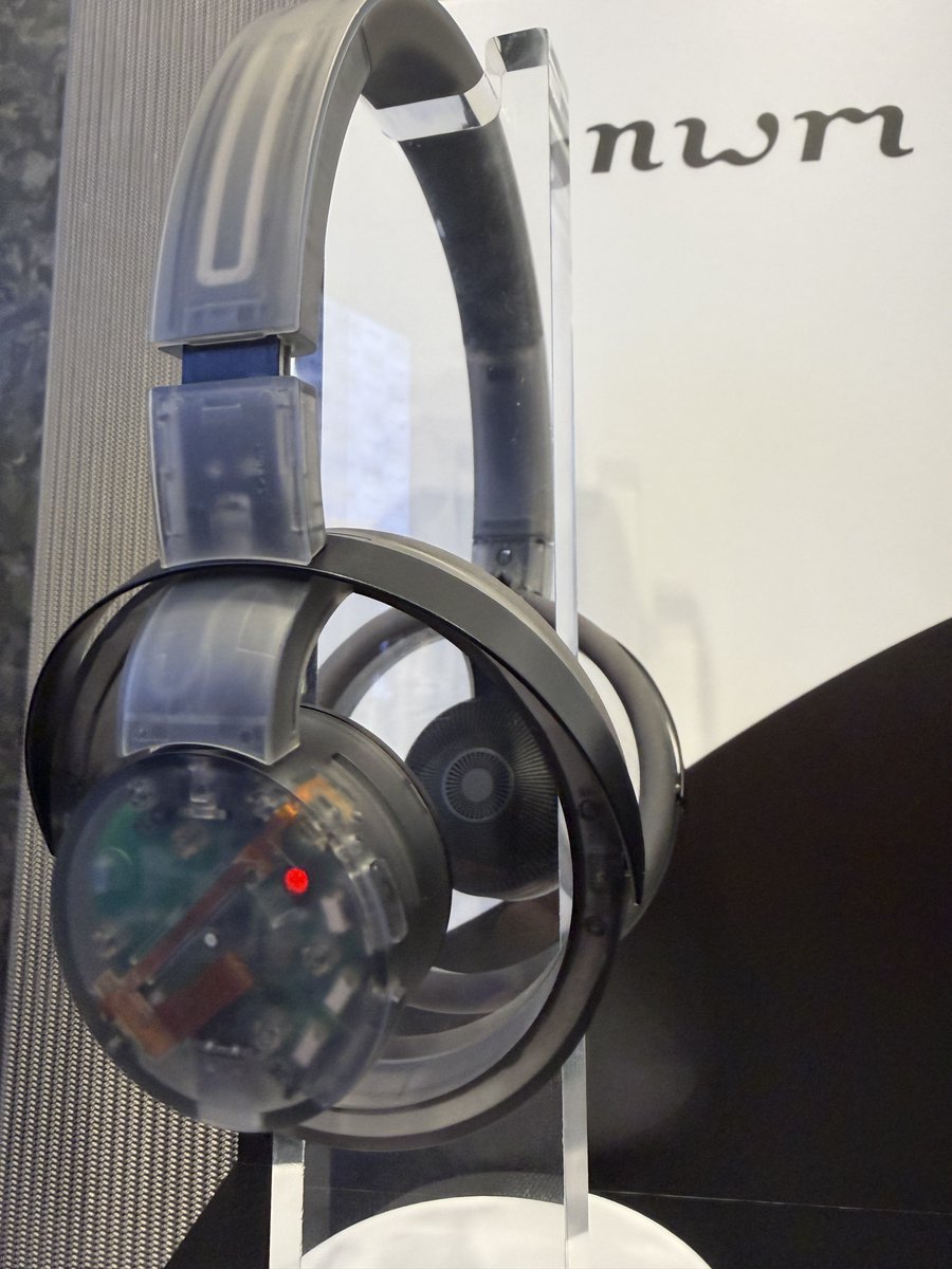 nwmから耳を塞がないヘッドホン「nwm ONE」の新色、スケルトンカラーの