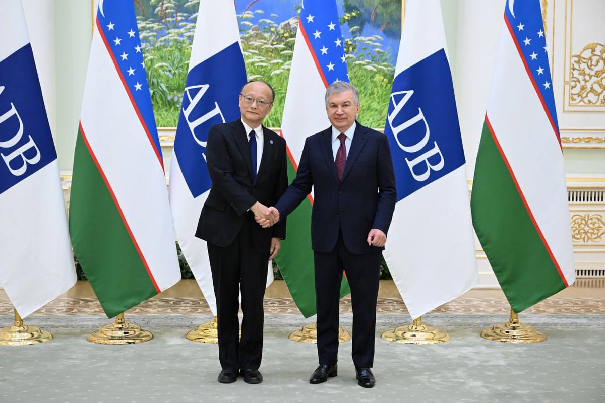 president_uz's tweet image. President Shavkat #Mirziyoyev met with #ADB president Masato Kanda to discuss strengthening comprehensive partnership.

With #Uzbekistan set to assume the chairmanship of the ADB Board of Governors next year, the sides focused on preparations for the Bank’s annual meeting in May