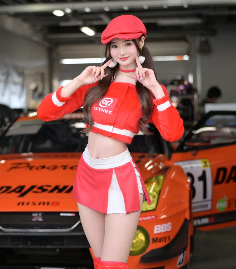 izumi_ran23's tweet image. おそらんらん❣️
カメラ向けてくれたら全力笑顔するよ♡

 #GTNET  #S耐  #レースクイーン  #大学生