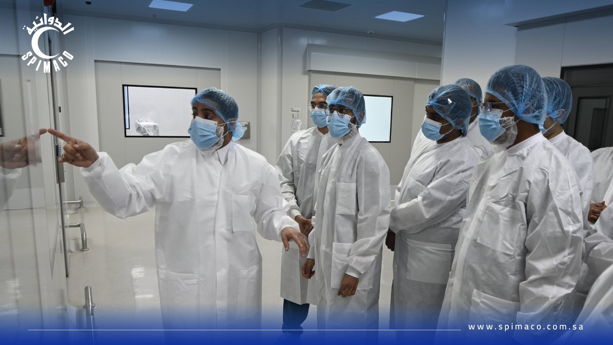 SpimacoAddwaeih's tweet image. سعدنا في #سبيماكو الدوائية باستقبال وفد من طلاب كلية الصيدلة بجامعة الإمام عبدالرحمن بن فيصل في مصنع الدمام فارما، ضمن برنامج الزيارات الميدانية الذي يهدف إلى تعزيز الجانب التطبيقي لدى الطلاب وربط المعرفة الأكاديمية بالخبرة العملية.

تضمن برنامج الزيارة جولة في قسم الإنتاج…