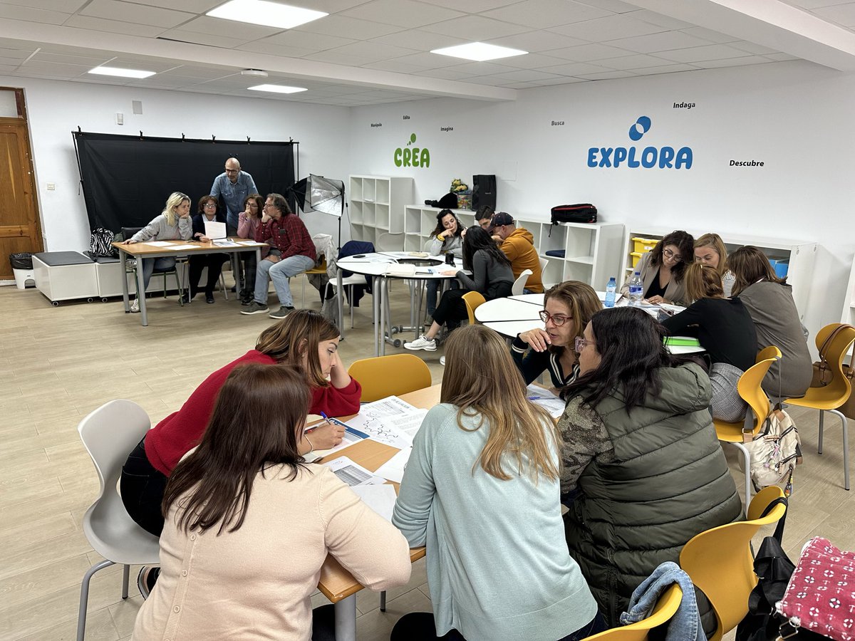 peter558ct's tweet image. 📚2 días de formación en el CEIP San Roque (Ceutí) sobre aprendizaje cooperativo y rutinas de pensamiento.
🌟Analizamos recursos, practicamos dinámicas y reflexionamos sobre cómo crear aulas orientadas al pensamiento🌟
#FormaciónDocente #AprendizajeCooperativo #Rutinaspensamiento