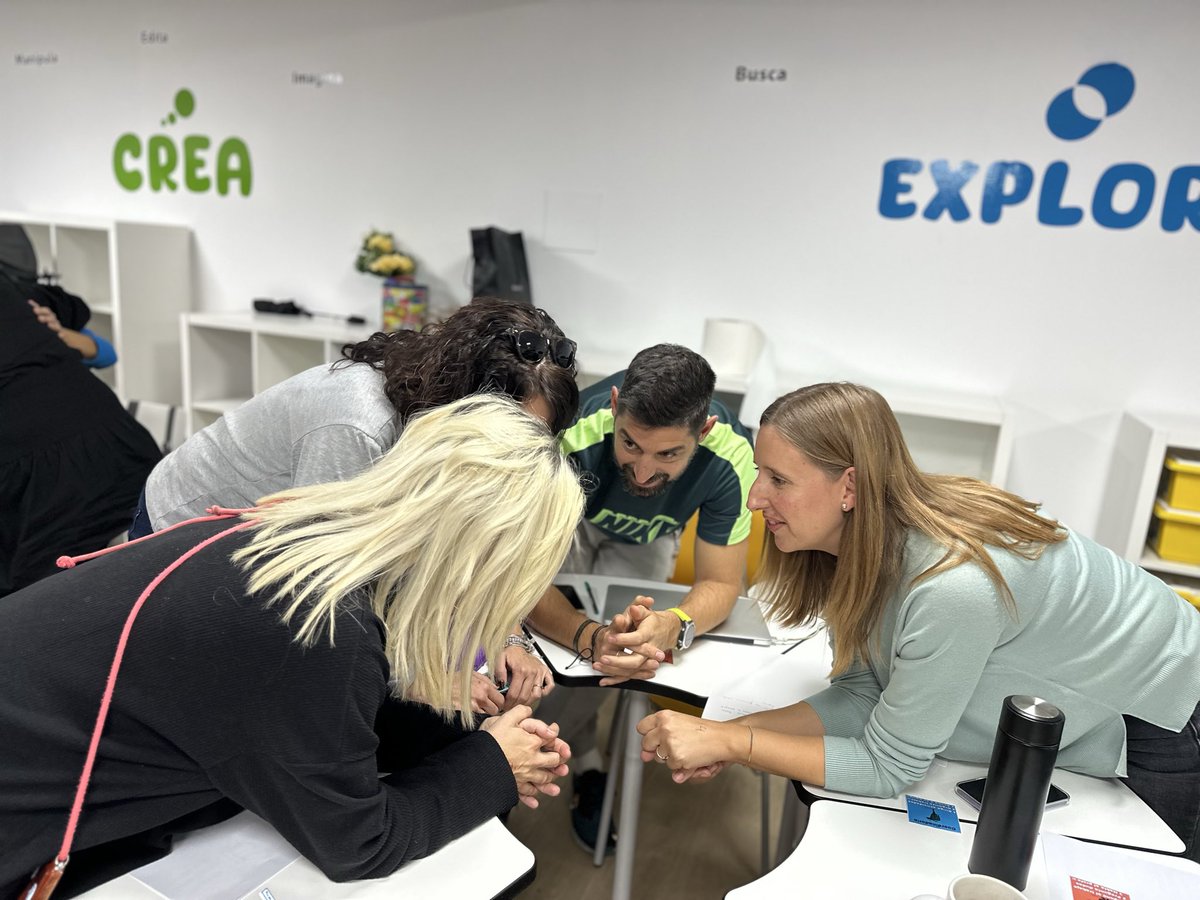 peter558ct's tweet image. 📚2 días de formación en el CEIP San Roque (Ceutí) sobre aprendizaje cooperativo y rutinas de pensamiento.
🌟Analizamos recursos, practicamos dinámicas y reflexionamos sobre cómo crear aulas orientadas al pensamiento🌟
#FormaciónDocente #AprendizajeCooperativo #Rutinaspensamiento
