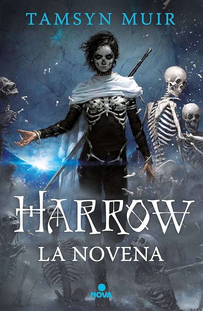 Hace ya unas semanas que me acabé "Harrow la Novena" y tenía ganas de comentarla.
Me ha encantado pero muchos me puso a parir el libro y me dijeron que engañaba.
Maldito hype.. esperaba un engaño loquísimo que me volara la cabeza...  se me hizo corto y comprensible, bien metido.