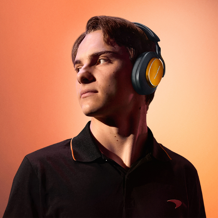e_earphone's tweet image. 【🎉11/20発売🎉】
#BowersWilkins 
『Px8 S2 McLaren Edition』¥141,570-
 
Bowers &amp;amp; WilkinsからF1チームを擁する「McLaren」とのコラボモデル『Px8 S2 McLaren Edition』が11/20に発売！！
 
▼詳しくはこちら
e-earphone.blog/?p=1536076