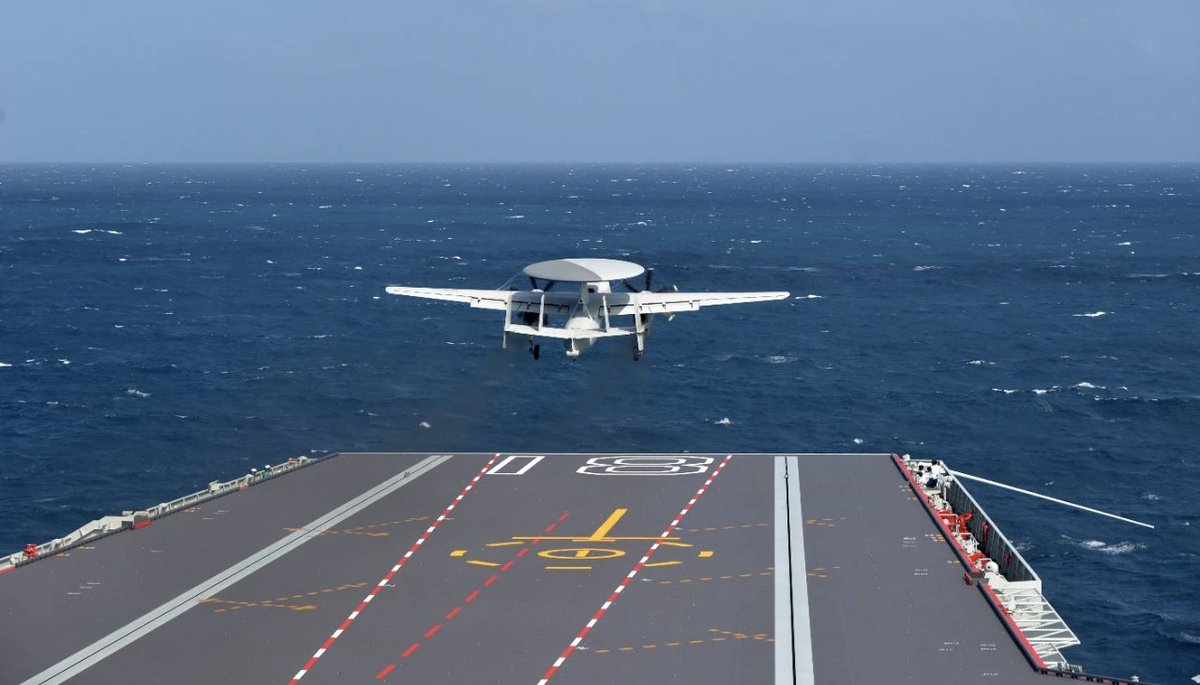 福建舰航母编队首次海上实兵训练