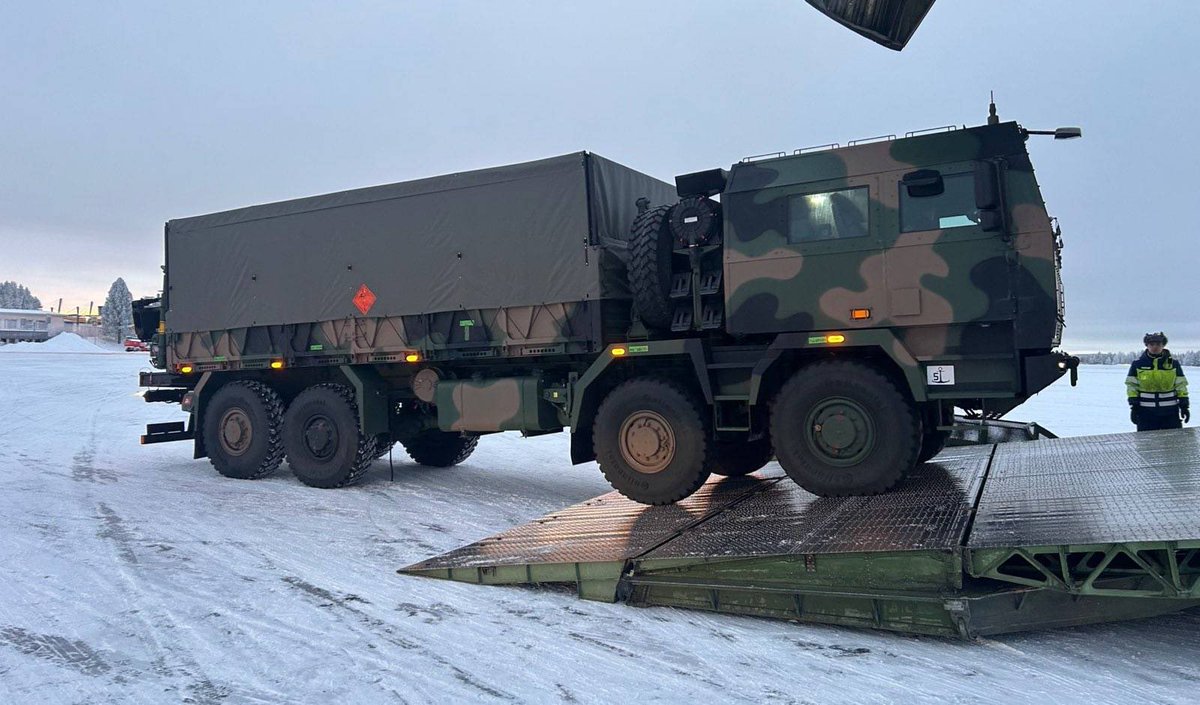 KosiniakKamysz's tweet image. Takich ćwiczeń jeszcze nie było❗️

Nasi żołnierze rozpoczęli ważne manewry w Laponii: 
✅ przemieszczenie sprzętu na duże odległości,
✅ współdziałanie z żołnierzami wojsk sojuszniczych, 
✅ udzielenie wsparcia ogniowego podczas operacji,

– to główne zadania ćwiczeń Northern…