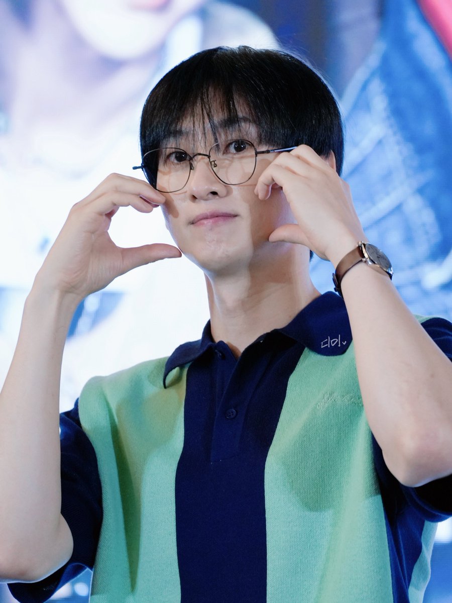 251117 슈퍼주니어 대만 팬싸

하트하트 ♡ 'ㄷ' ♡
<a href="/AllRiseSilver/">Dalnim</a> 

#EUNHYUK #은혁 #혁재
#SUPERJUNIOR #슈주 #슈퍼주니어