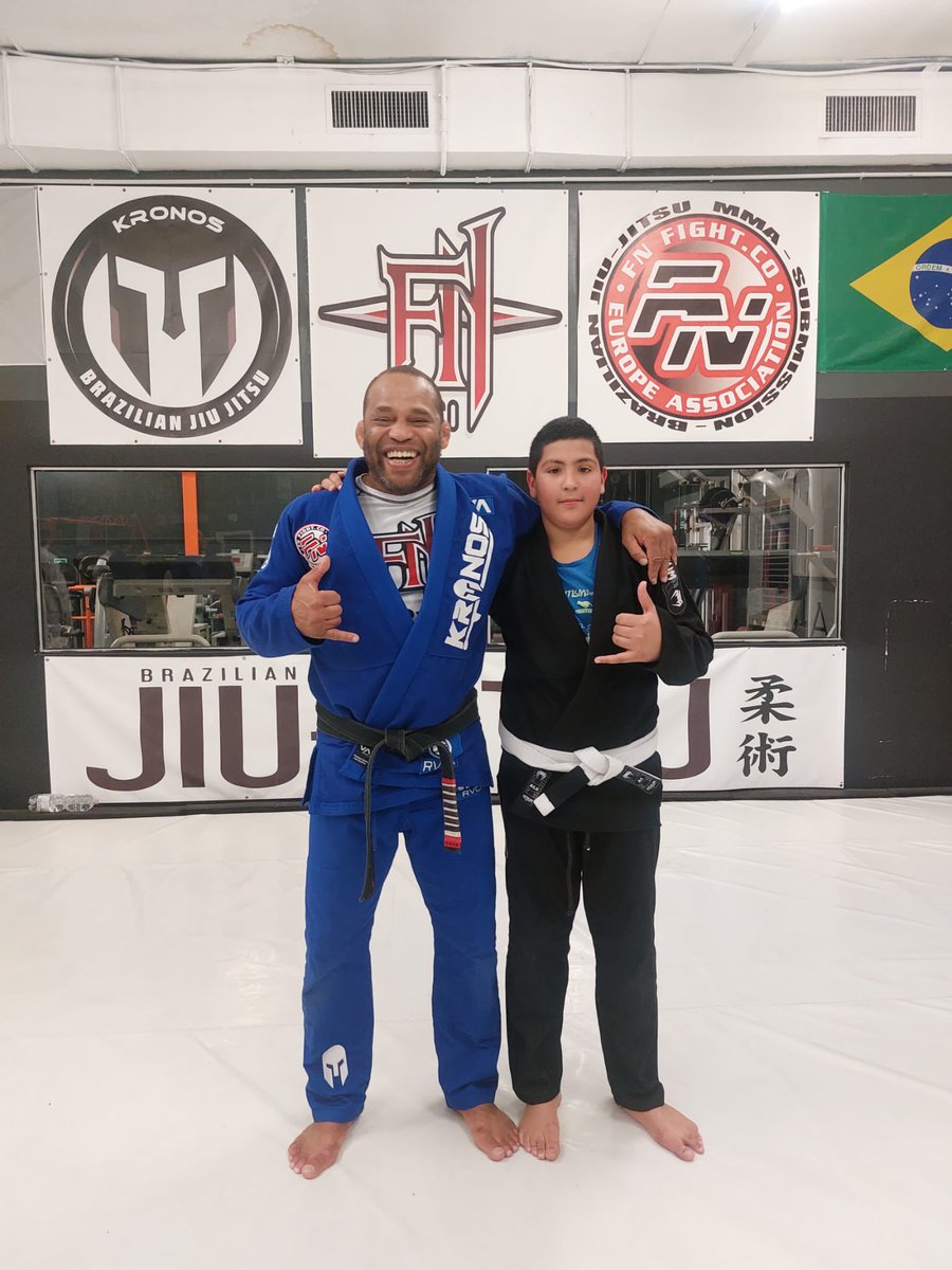 THANK YOU SO MUCH PROFESSOR AND MY SON CRISTIAN MIGOVAN FROM <a href="/FNFIGHT/">Fn-fight-map/crater</a>.CO_BRESCIA FOR THIS BEAUTIFUL EVENING OF TRAINING. SEE YOU NEXT MONTH OSSS…

#robsonmourajiujitsu #jiujitsulife #jiuitalia #bjj #mmaitalia #mmamania #grappling #submission #nogi #italiabjj #famigliabjj #tere