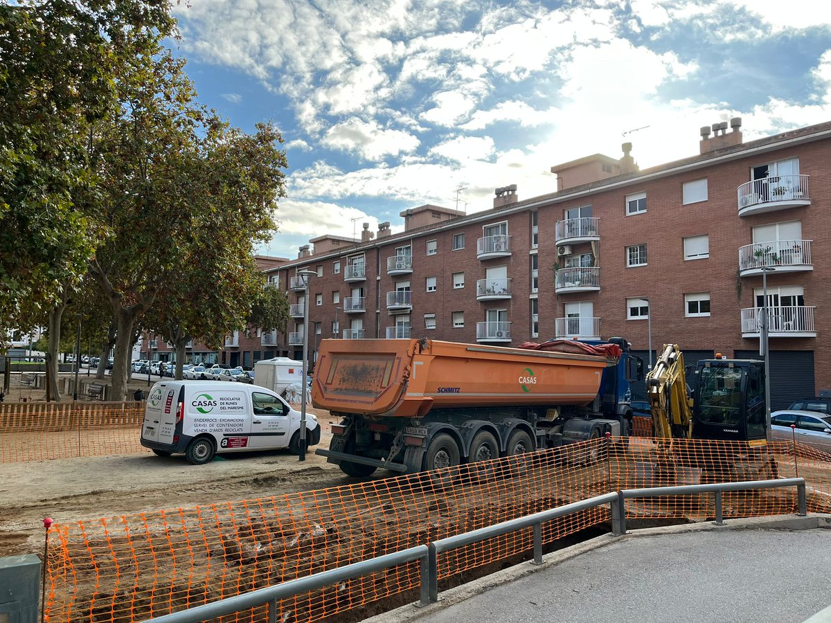 matarocat's tweet image. NOTÍCIA // El #ReNatura millorarà dues places i set parcs per incrementar el verd urbà i adaptar-les al canvi climàtic
+ info: tinyurl.com/4h7szmjv 🌳🌿
@FBiodiversidad
@P_Recuperacion
 #ProyectosPRTR #PlanDeRecuperación #NextGenerationEU