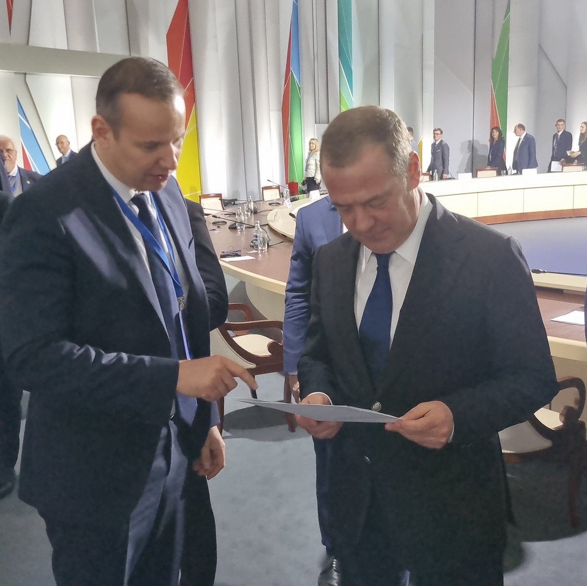 Toroczkai László tweet media