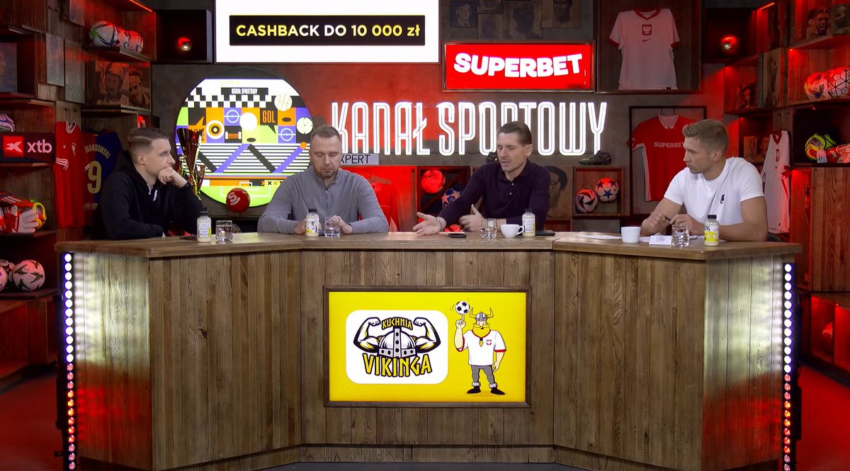 Sportowy_Kanal's tweet image. &quot;Jak ja zagrałem z Łotwą w pierwszej połowie, gdzie przegraliśmy, to musiałem się schować do szafy, żeby nie wychodzić przez następne trzy miesiące. Takie mecze zdarzają się za często&quot;.

🗣️ Artur Wichniarek