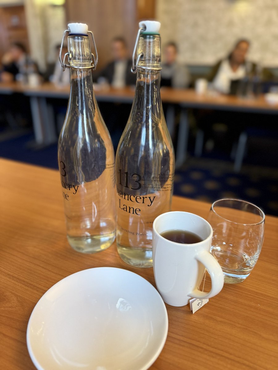 Deuxième journée de réunion annuelle du cabinet. Nous avons la chance de tenir notre Assemblée Générale à la Law Society. Évaluation des projets de l'année et surtout détermination des nouveaux !