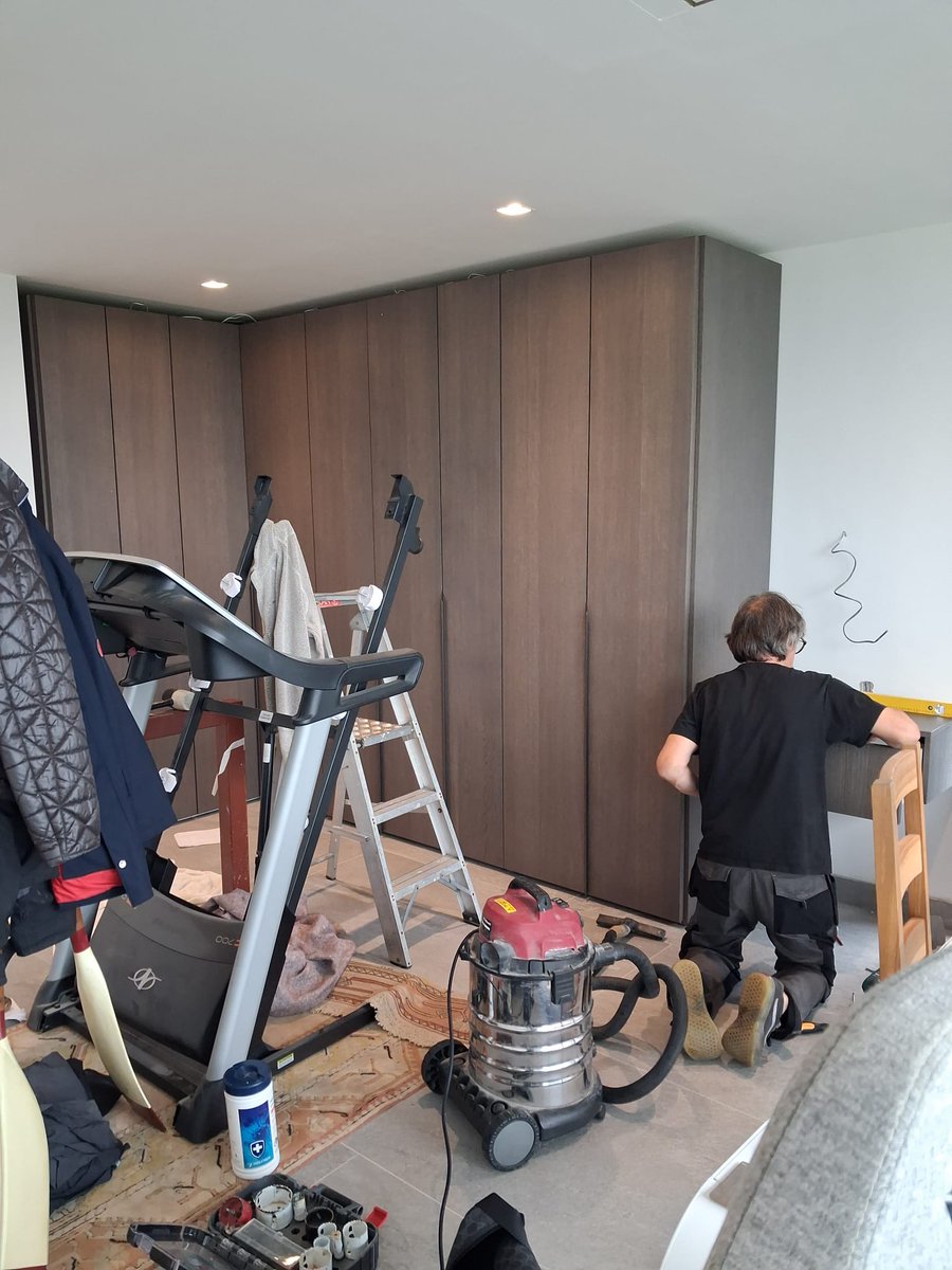 Scossa_Design's tweet image. Another installation complete - a custom wardrobe designed and delivered by our team. Visit scossa.co.uk to see how we can help with your next project.

#Scossa #InteriorDesign #HomeDecor  #DesignerFurniture #HomeInspiration #FurnitureDesign