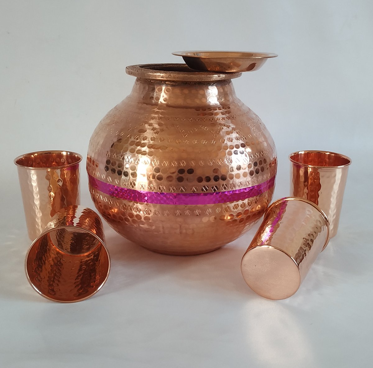 urbanjewelsbay's tweet image. Check out Pure Heavy Gauge Copper Water Dispenser Matka Drinkware With 4 Serving Tumbler ebay.us/m/PwbRti #eBay via @eBay #homeware #copperware #drinkware #tumbler