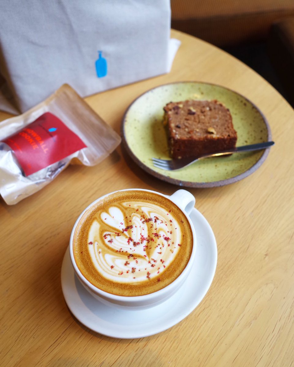 cafesnap_me's tweet image. #ブルーボトルコーヒー から2025年のホリデーギフトコレクションが発表されました！

#コーヒー と相性のよいベリーを使ったデザートや、スパイスをたっぷり効かせた焼き菓子、毎年人気のグッズまで必見です！

instagram.com/p/DRMXgqmEUZD/…