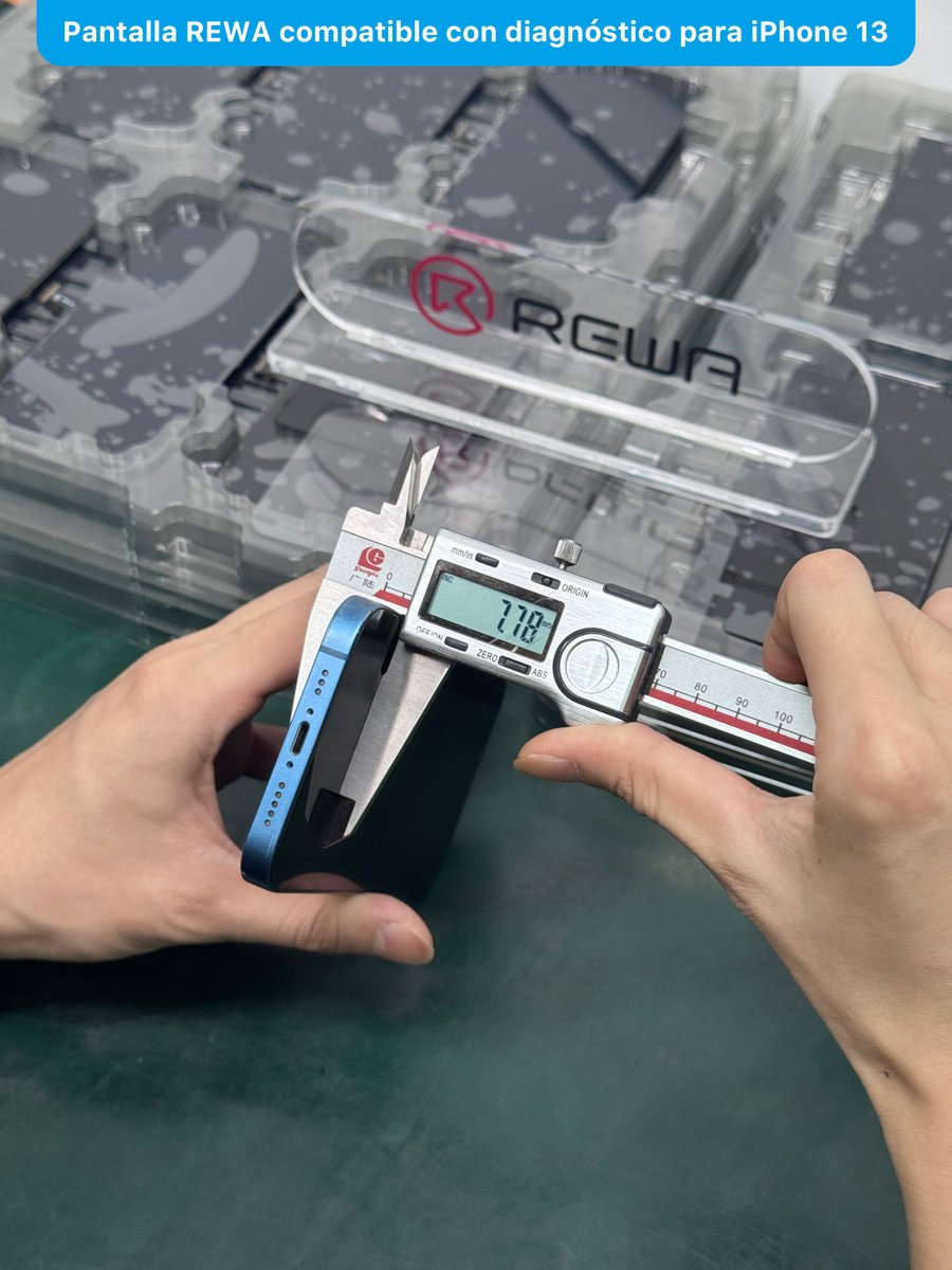 rewatechnology's tweet image. También tenemos la Pantalla REWA compatible con diagnóstico para iPhone 13 en versión Soft OLED, producida por REWA, que corre diagnósticos y funciona perfectamente en iOS 26.1. 📱✨