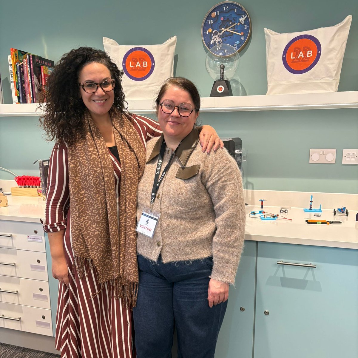 TheLab22STEM's tweet image. Great to have Emma from @BayerBaylabs visiting THE LAB22 today! An inspiring exchange of ideas that reminds us how important it is to strengthen connections for education and science.
We loved the visit and hope to see Bayer BayLabs soon! 🧪🧑‍🔬
#Education #Science #STEM