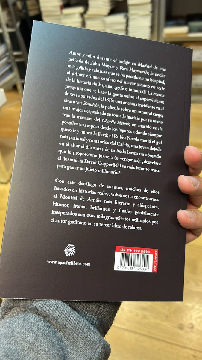 montieldearnaiz's tweet photo. MILAGROS SELECTOS, mi nuevo libro de relatos, ya está aquí... Os dejo unas fotitos para poneros los dientes largos. #MilagrosSelectos #ApacheLibros #MontieldeArnaiz @apachelibros https://t.co/PdIvGvJGH9