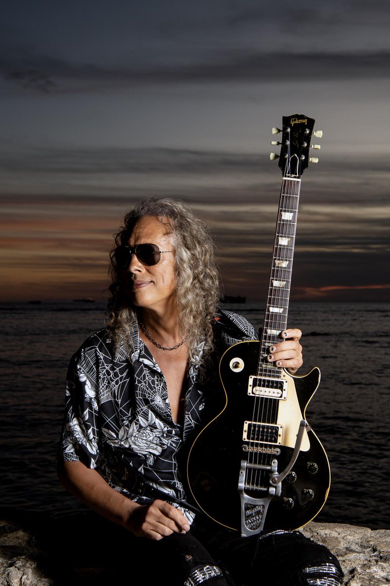 "Life, it seems, will fade away
Drifting further every day"
Happy 63rd Birthday to the legendary #Metallica guitarist #KirkHammett 🎉