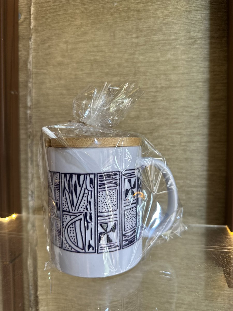 Donc l’année est finie comme les blagues…
Voici vos bloc-notes 2026 déjà disponibles au shop, Courezzzz🏃🏾‍♀️

📌La vitrine des marques camerounaises - Achetez local, vivez l’original 🇨🇲