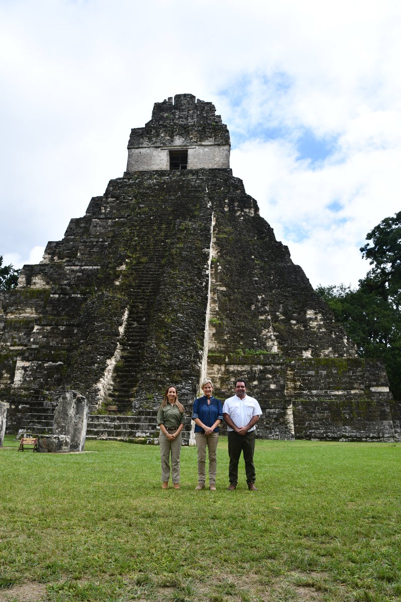 RoyalFamily's tweet image. Over the weekend, The Duchess of Edinburgh was in Guatemala, engaging with organisations supporting environmental protection and human rights. These included...

🇬🇹 Tikal National Park, an @UNESCO World Heritage site celebrated for its extraordinary biodiversity and…