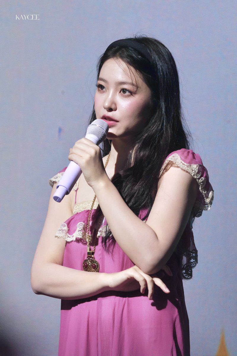 kcvignette's tweet photo. 251115
Act 1: Yerim 🇭🇰
#YERI #예리 #KIMYERIM #김예림  #RedVelvet #레드벨벳 https://t.co/9AHkftwydO