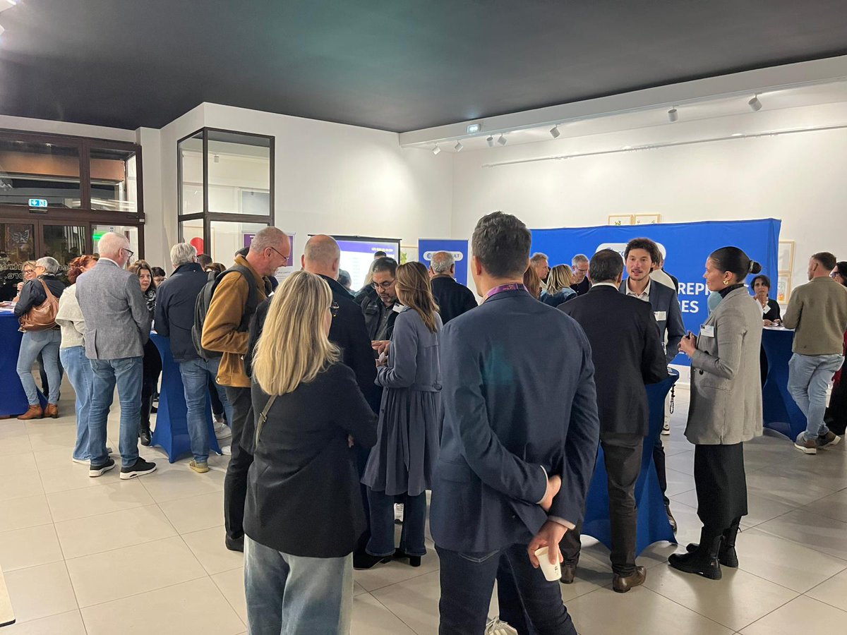 ADeljarry's tweet image. Hier soir, plus de 50 chefs d’entreprise du bassin de Thau se sont donnés RDV à la galerie Le Réservoir Sète pour cet afterwork des Lundis CCI format réseautage. Une occasion d&apos;échanger entre dirigeants, de créer du lien et des opportunités d&apos;affaires sur le territoire. Nous vous…