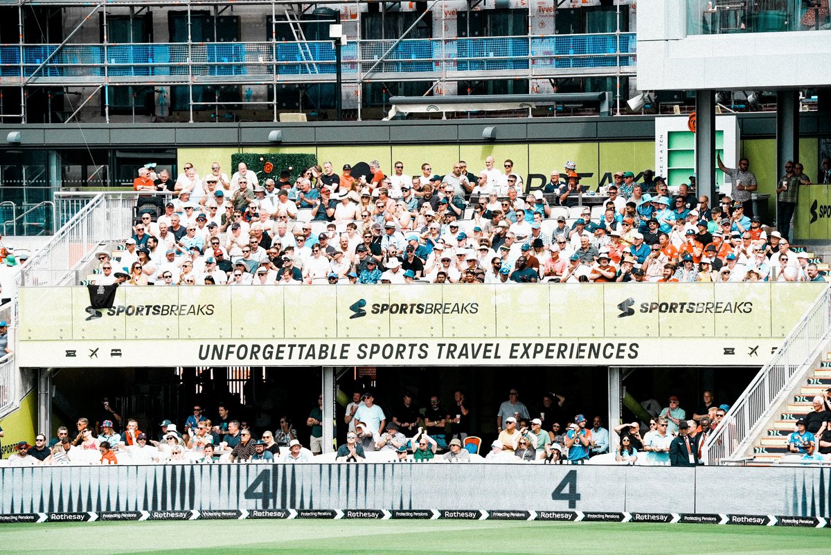 sportsbreakscom's tweet image. Head to our terrace in 2026 at Emirates Old Trafford to watch England take on India and Sri Lanka in the IT20 👀

Visit our website to book your place 👉shorturl.at/7VL9H

You won't want to miss this one 🏏
#Cricket #IT20 #OldTrafford #CricketFans