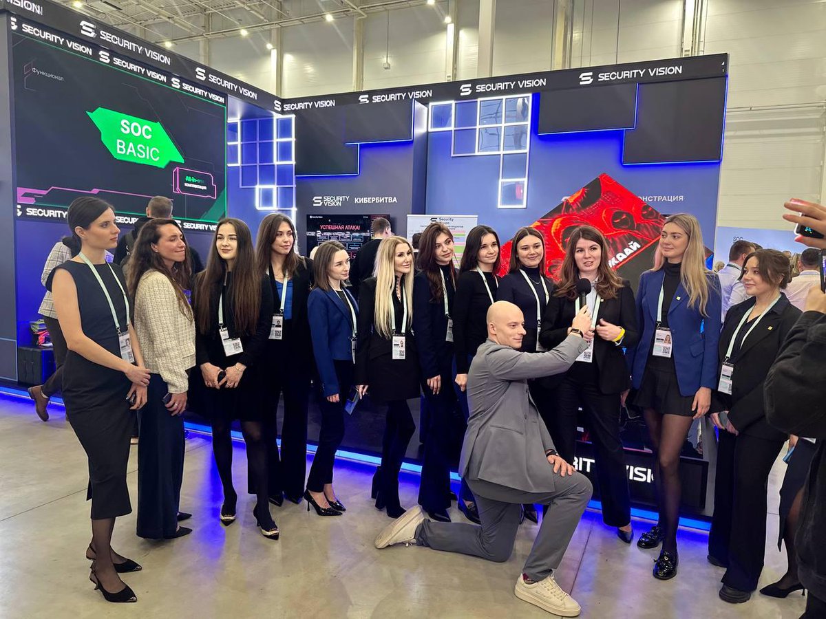 _SecurityVision's tweet image. ❤️ Передаем привет со стенда Security Vision на SOC Forum 2025 и ждем всех!