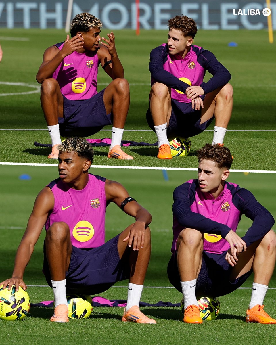 LaLigaEN's tweet image. Lamine explaining to Fermín how it is at Spotify Camp Nou.