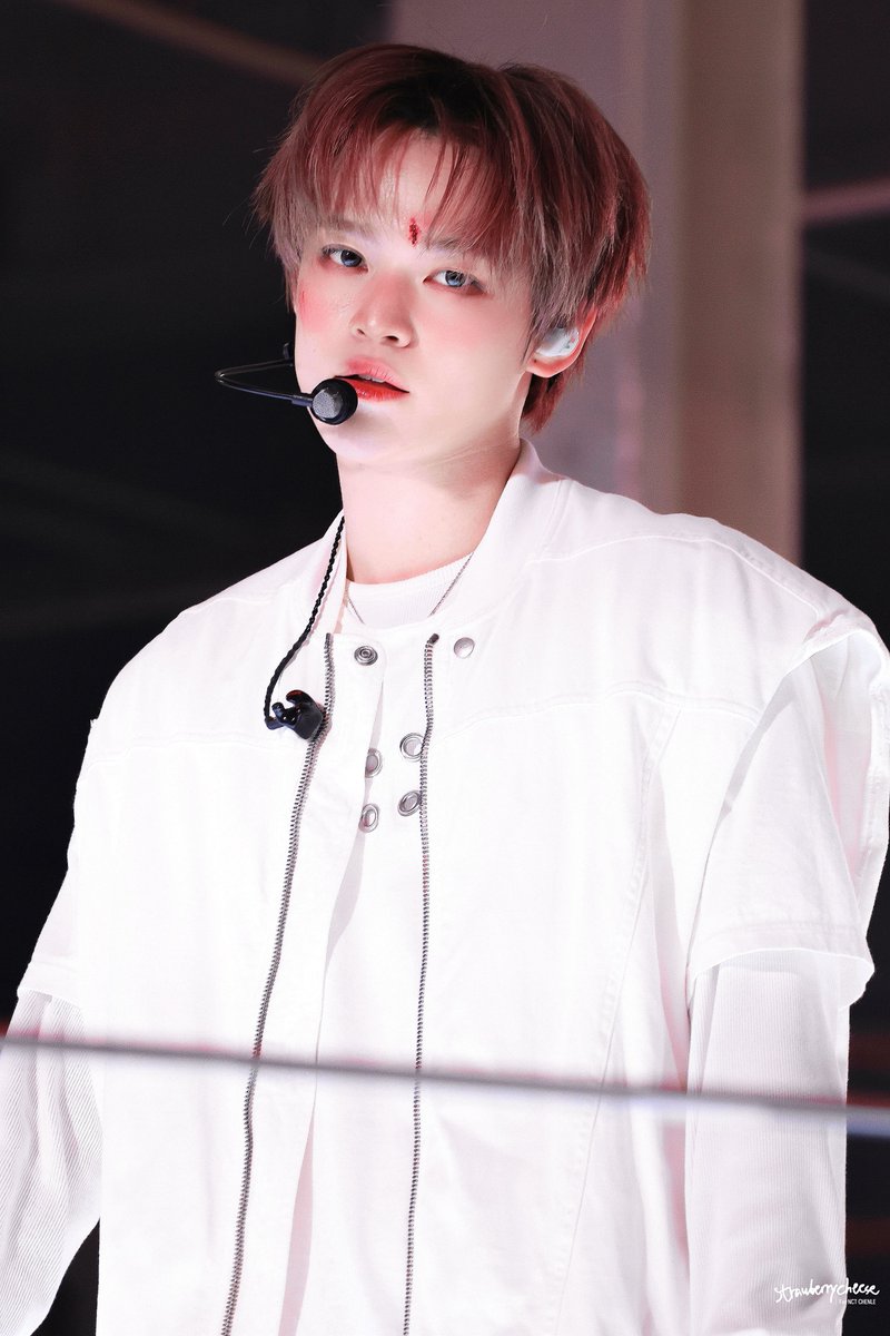 Strawberry_CL_'s tweet photo. 251116  Beat it up Showcase
#천러 #辰乐  #CHENLE #NCTDREAM https://t.co/5NqwdZV0ps