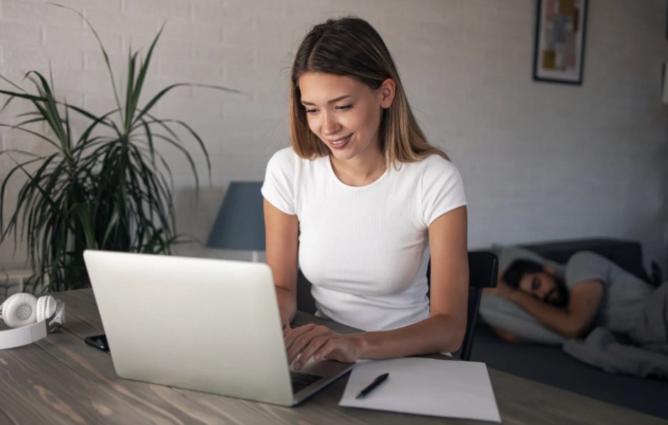 InjuveSpain's tweet image. 👩🏽‍💻 Hasta este jueves puedes inscribirte en el &apos;Curso de Marketing Digital + IA&apos;, una formación 100% gratuita de la Fundación @spaingeneration.   

👉🏻 Tienes toda la info en: ow.ly/GPgM50Xp0UR 

#Injuve #RedSij #Formación