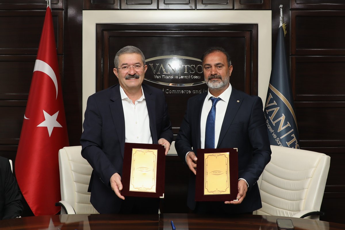 ✍️ Odamız ile Van Müteahhitler ve Yapsatçılar Derneği arasında "İşbirliği ve Dayanışma Protokolü" imzalandı.

Protokol; Yönetim Kurulu Başkanımız Necdet Takva ile Van Müteahhitler ve Yapsatçılar Derneği Başkanı Sn. Seracettin Işıldar tarafından imzalandı.

<a href="/fahriborakk/">Fahri Borak</a>