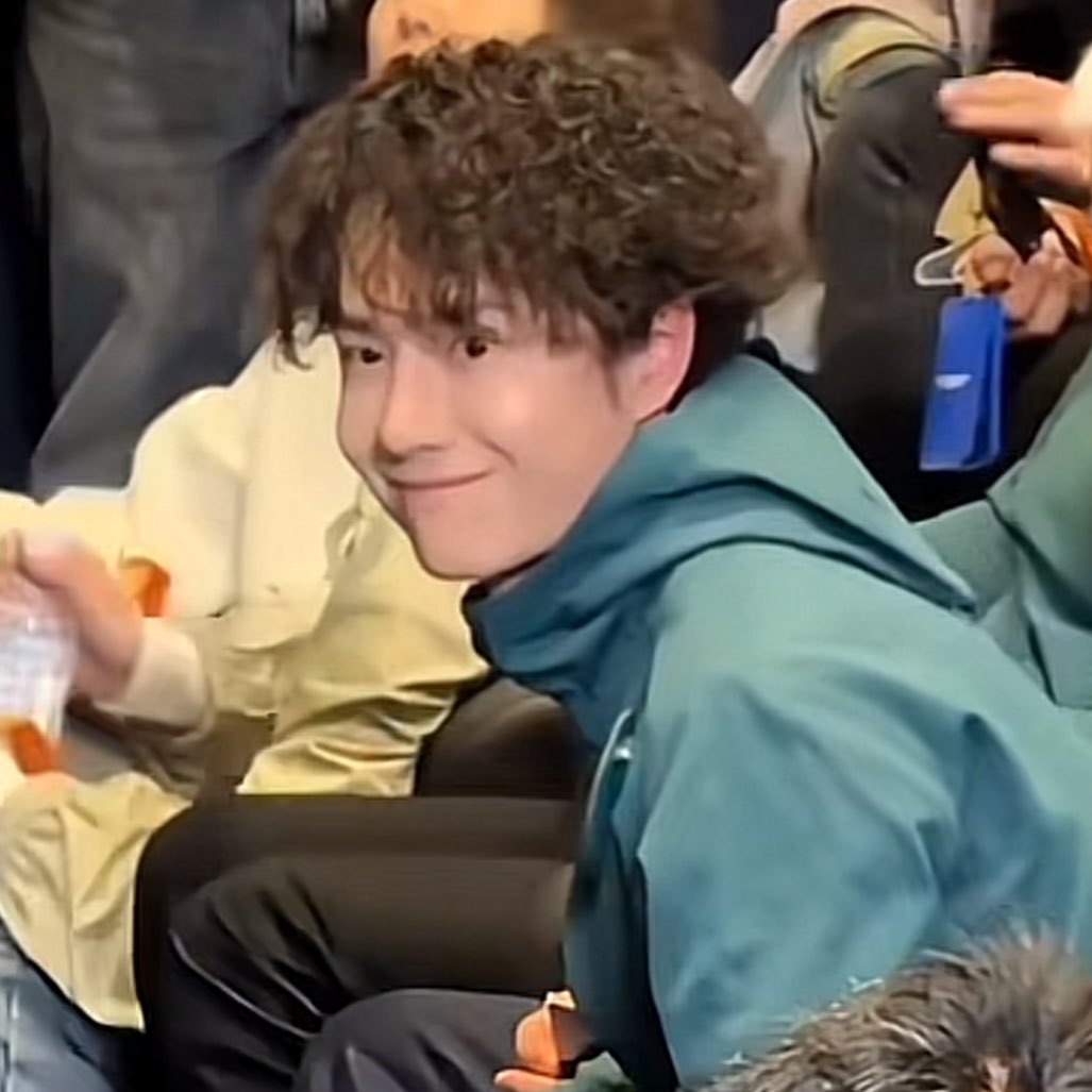 • ii • tweet media