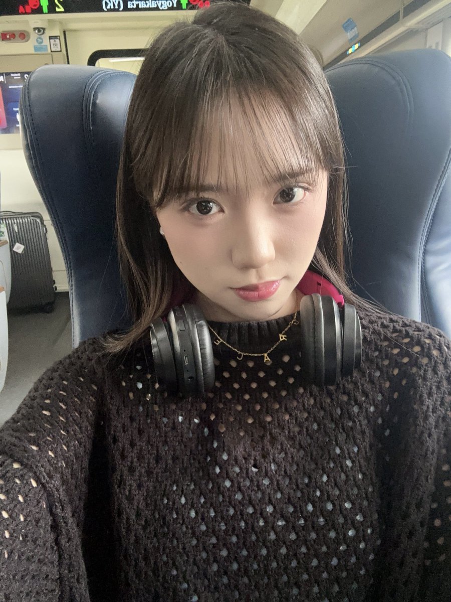 Gracie_JKT48's tweet image. foto di kereta, dua hari yang lalu🕺🏻